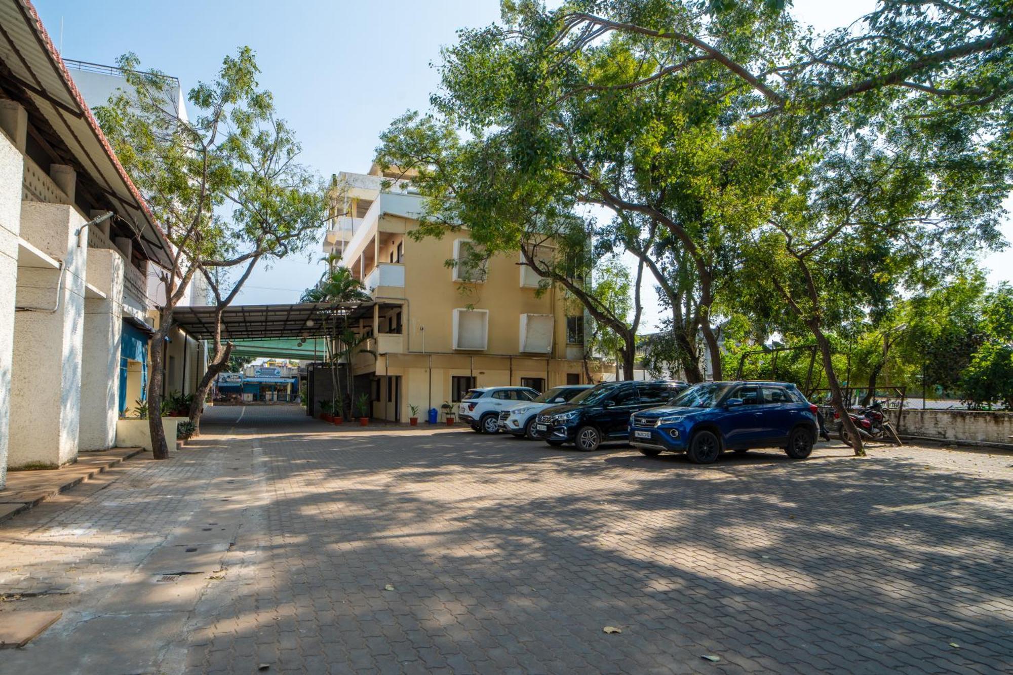 Yagappa Residency Hotel Tandzsávúr Kültér fotó